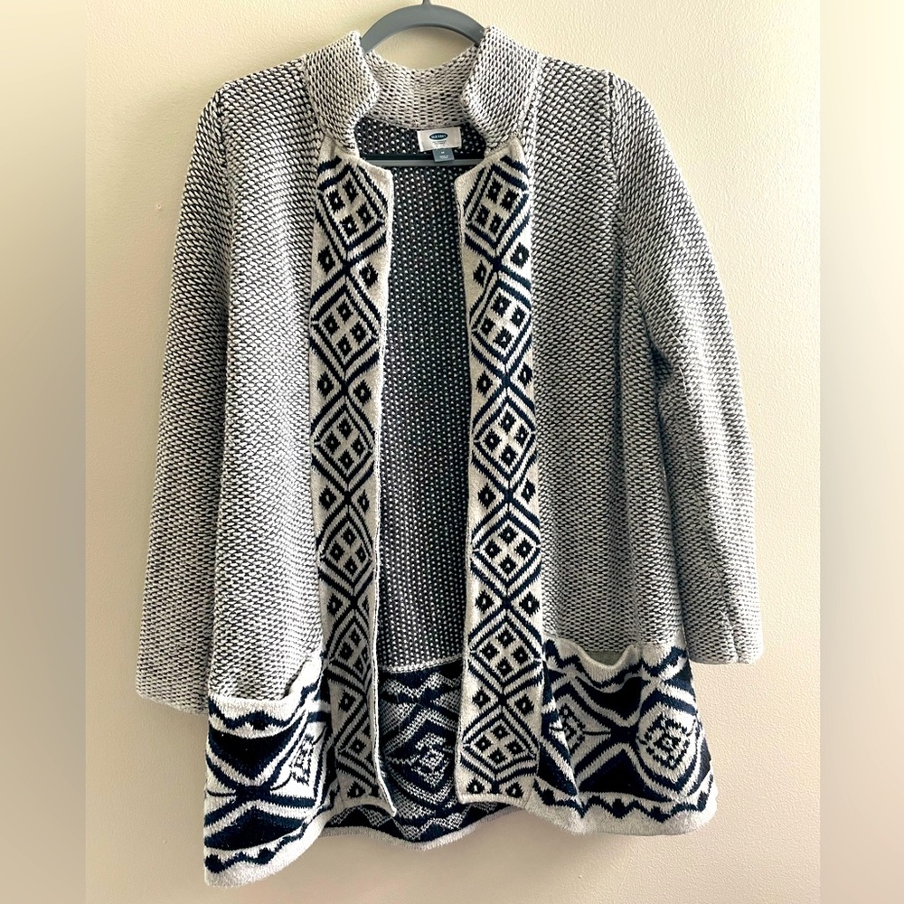 Women’s Medium Old Navy Grey Black and Navy Heavy Cardigan Aztec Jacket